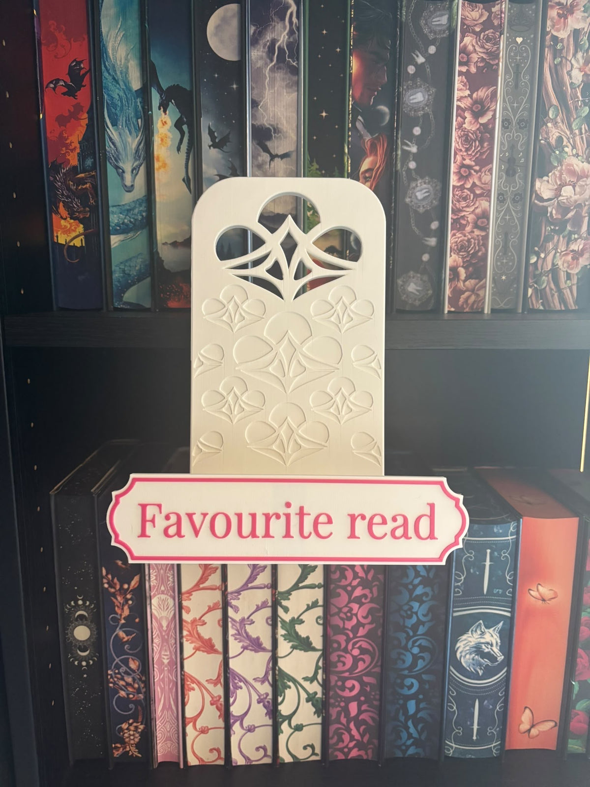 Verstelbare Boekendisplay + 1 Gepersonaliseerd Bordje | Kleur & Tekst naar Wens